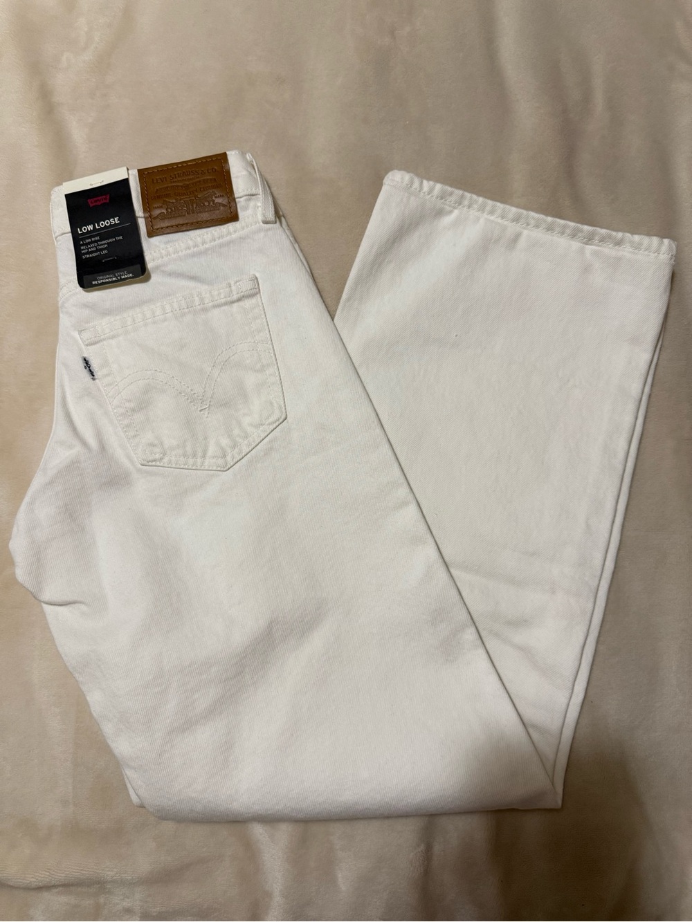 Levi's Low Loose Jeans in White